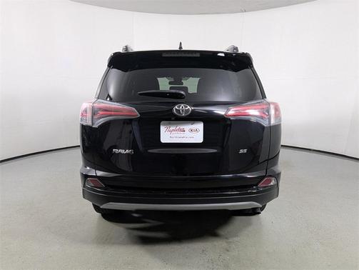2017 Toyota RAV4 SE