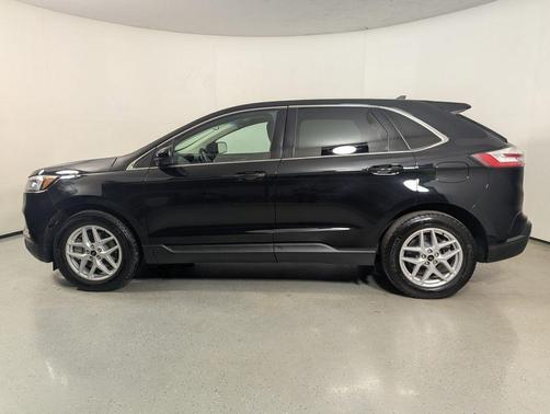 Black Metallic 2024 Ford Edge SEL