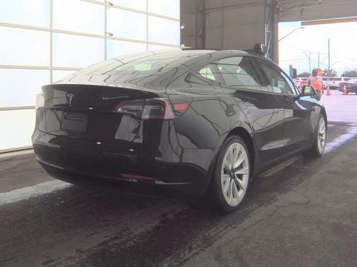 2022 Tesla Model 3 Standard Range