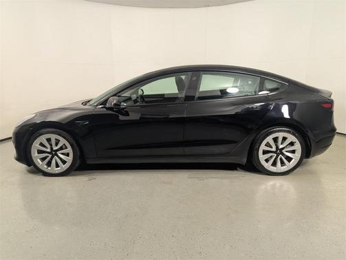 2022 Tesla Model 3 Standard Range