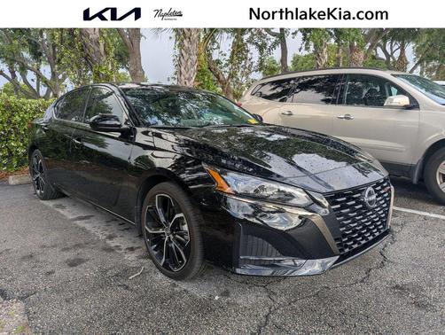 Super Black 2024 Nissan Altima SR FWD