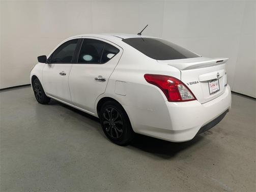 2016 Nissan Versa 1.6 SV