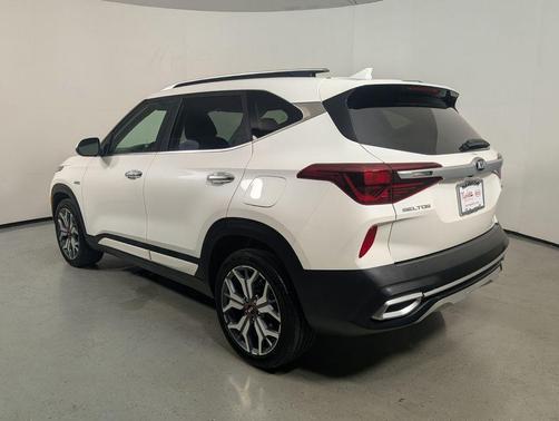 Snow White Pearl 2021 Kia Seltos SX Turbo