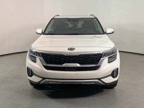 Snow White Pearl 2021 Kia Seltos SX Turbo