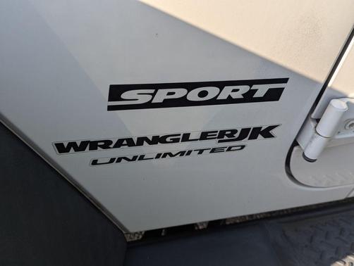Bright White Clearcoat 2018 Jeep Wrangler JK Unlimited Sport