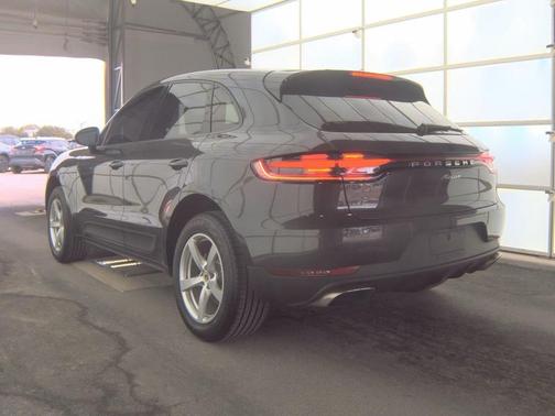 2020 Porsche Macan Base