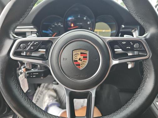 2020 Porsche Macan Base