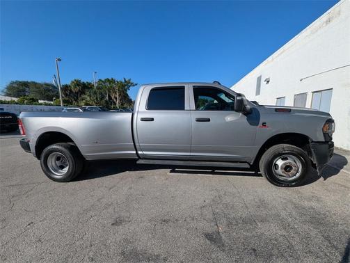 2023 RAM 3500 Tradesman Crew Cab 4x4 8' Box