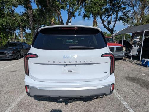 Glacial White Pearl 2024 Kia Telluride SX Prestige