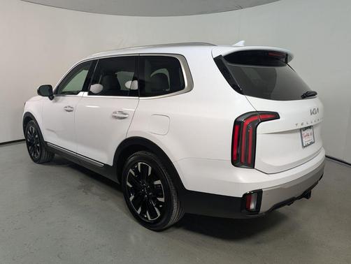 Glacial White Pearl 2024 Kia Telluride SX Prestige