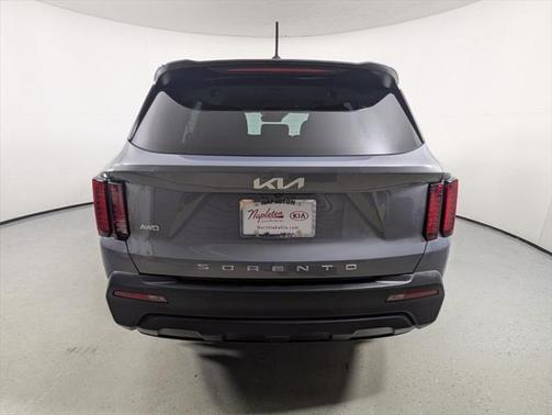2022 Kia Sorento LX