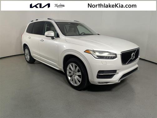 2017 Volvo XC90 T6 Momentum
