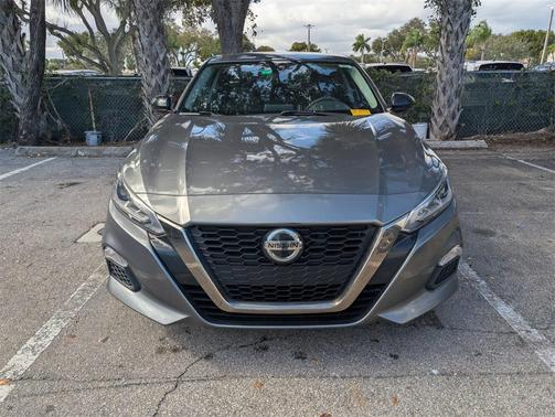 2021 Nissan Altima SR FWD