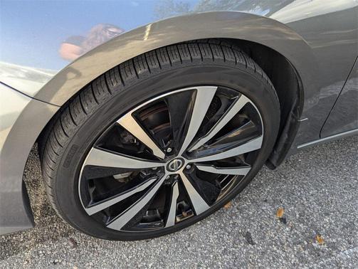 2021 Nissan Altima SR FWD