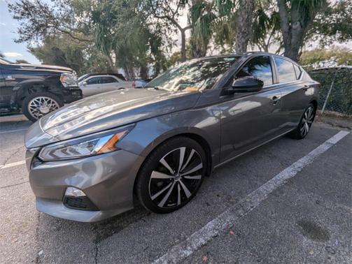 2021 Nissan Altima SR FWD