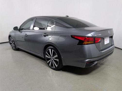 2021 Nissan Altima SR FWD