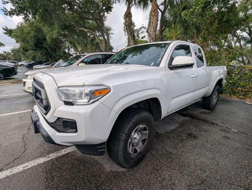 2022 Toyota Tacoma SR