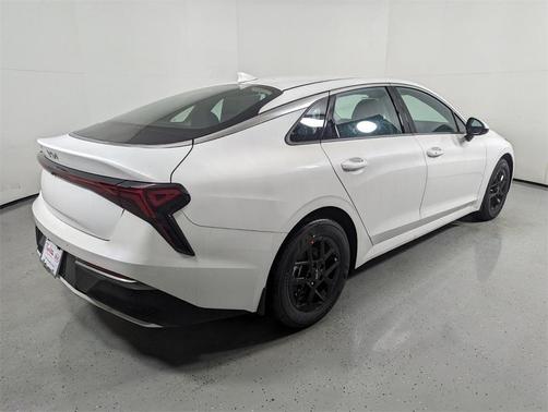 2025 Kia K5 LXS