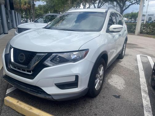 2017 Nissan Rogue SV