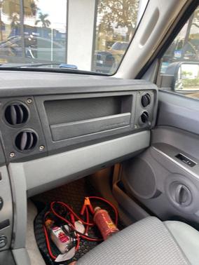 2007 Jeep Commander Sport