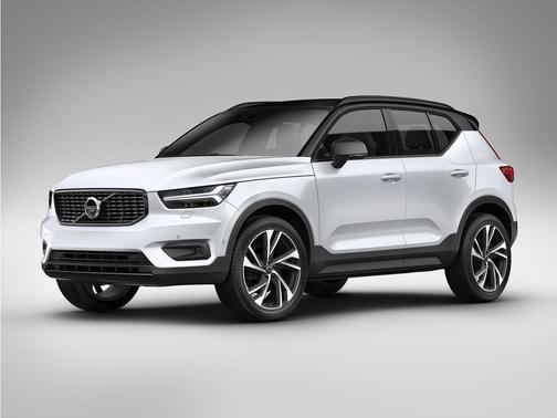 Crystal White Metallic 2021 Volvo XC40 T5 R-Design
