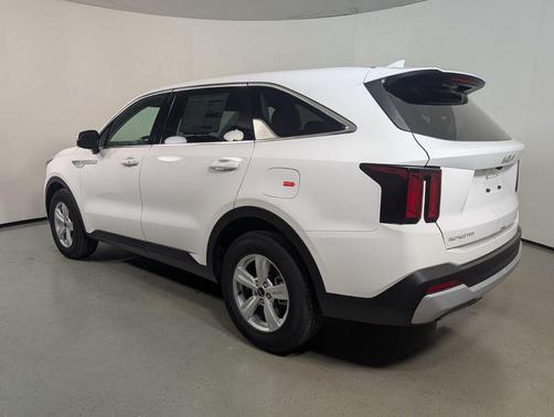 Glacial White Pearl 2026 Kia Sorento LX
