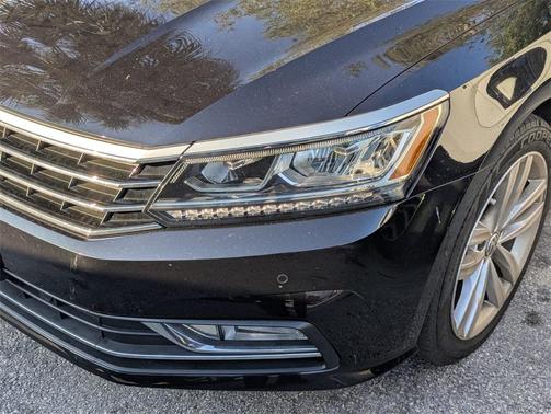 2018 Volkswagen Passat 2.0T SE