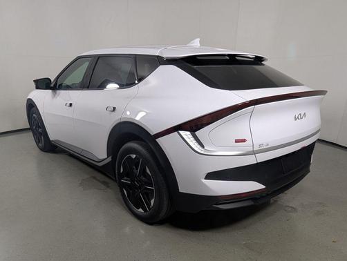 2025 Kia EV6 Light Long Range