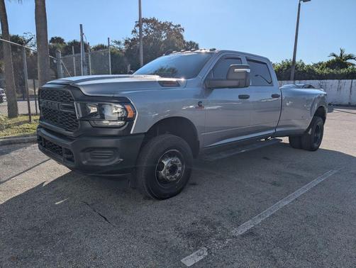 Billet Silver Metallic Clearcoat 2023 RAM 3500 Tradesman Crew Cab 4x4 8' Box