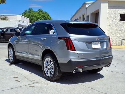 Argent Silver Metallic 2026 Cadillac XT5 Luxury