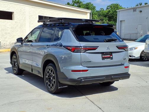 Moonstone Gray Metallic W/ Black Roof 2026 Mitsubishi Outlander Trail Edition S-AWC