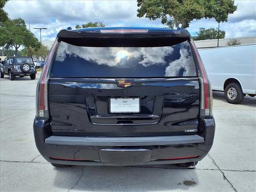 2019 Cadillac Escalade Luxury