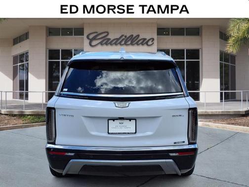 2026 Cadillac VISTIQ Luxury