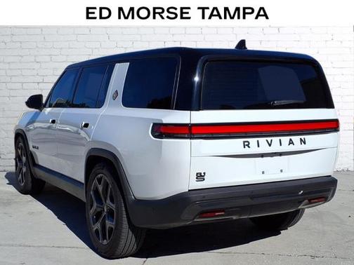 2025 Rivian R1S Adventure