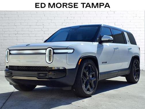2025 Rivian R1S Adventure