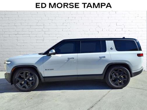 2025 Rivian R1S Adventure