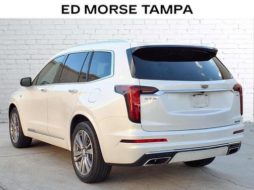 2022 Cadillac XT6 Premium Luxury FWD