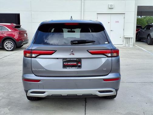 2023 Mitsubishi Outlander SE