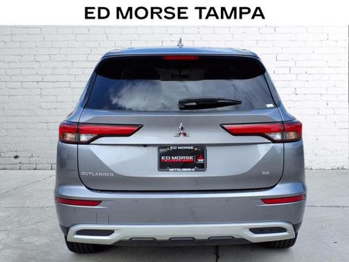 2023 Mitsubishi Outlander SE