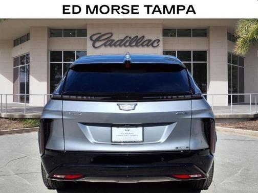 2025 Cadillac LYRIQ V