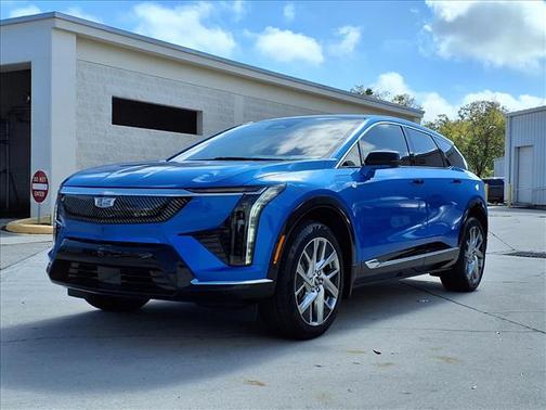 2026 Cadillac OPTIQ Premium Luxury