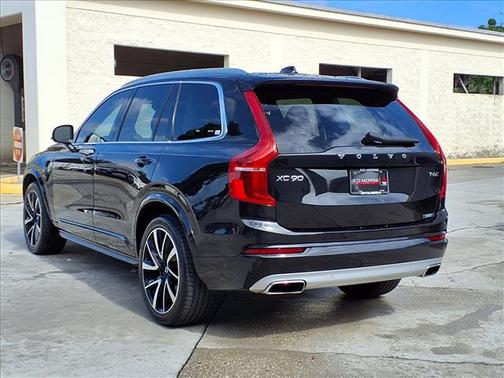 2021 Volvo XC90 T6 Momentum