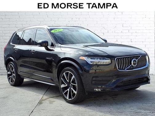 2021 Volvo XC90 T6 Momentum