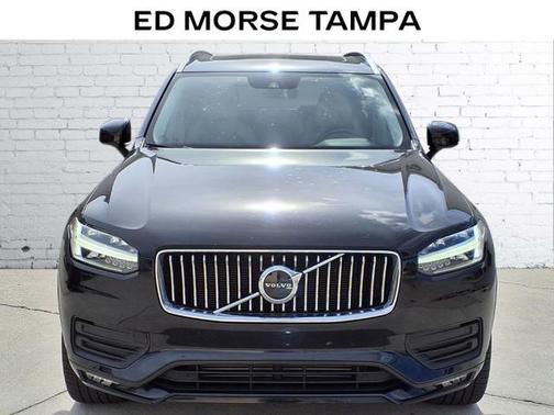 2021 Volvo XC90 T6 Momentum