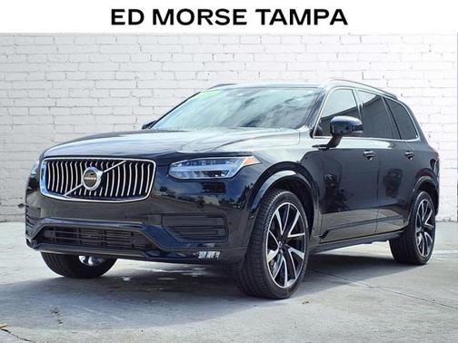 2021 Volvo XC90 T6 Momentum