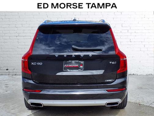 2021 Volvo XC90 T6 Momentum