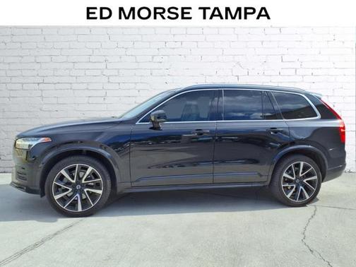 2021 Volvo XC90 T6 Momentum