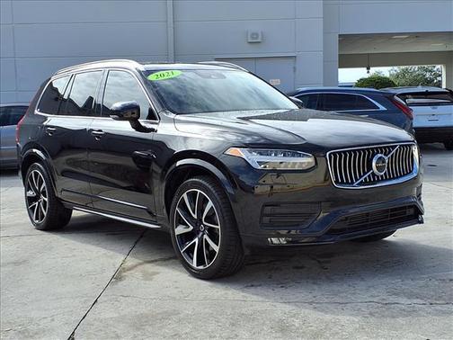 2021 Volvo XC90 T6 Momentum