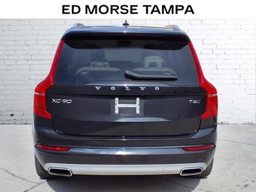 2021 Volvo XC90 T6 Momentum