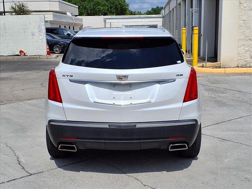Crystal White Tricoat 2018 Cadillac XT5 Premium Luxury